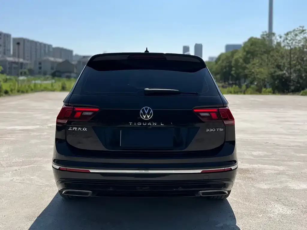 Volkswagen Tiguan L — фото 8