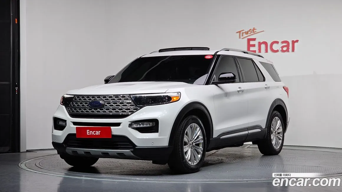Ford Explorer — фото 1