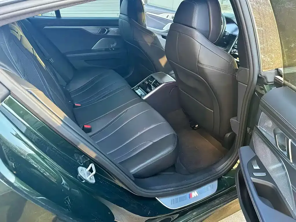 BMW 8 Series — фото 10