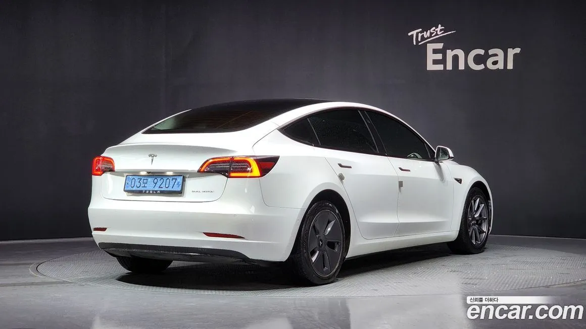 Tesla Model 3 — фото 2