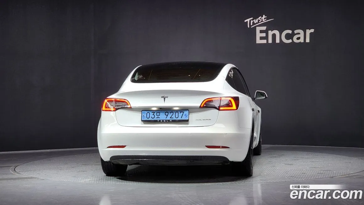 Tesla Model 3 — фото 4