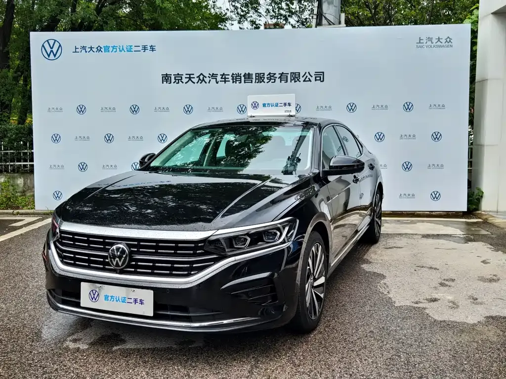 Volkswagen Passat — фото 1