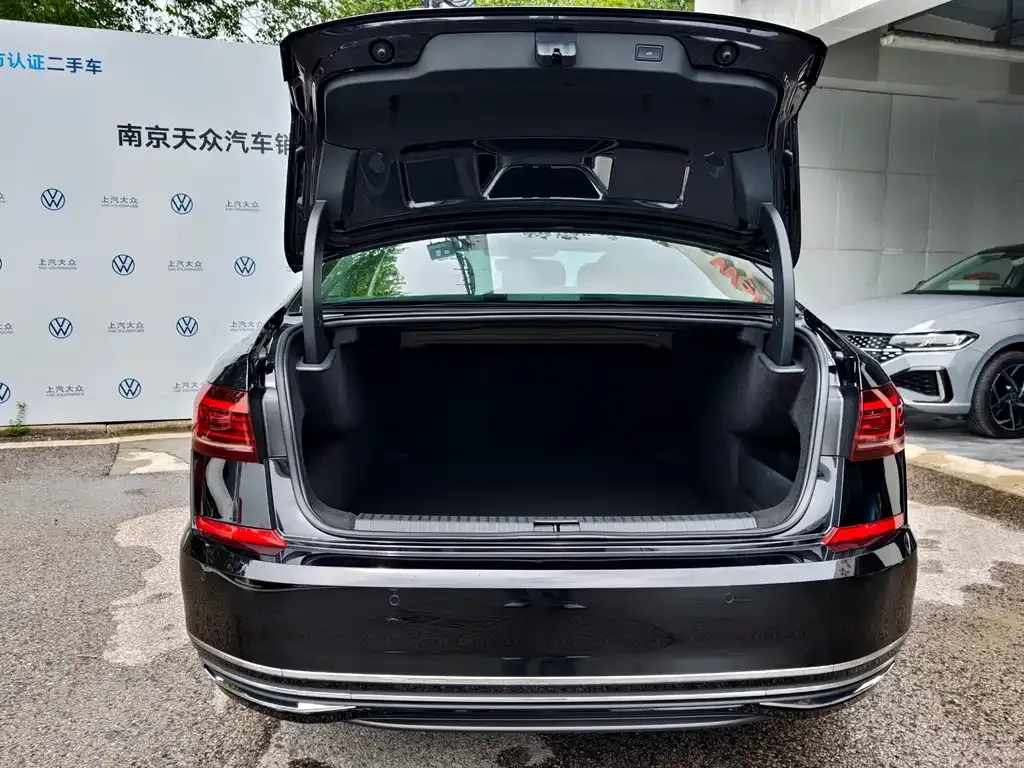 Volkswagen Passat — фото 2