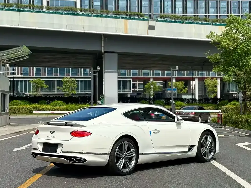 Bentley Continental — фото 7