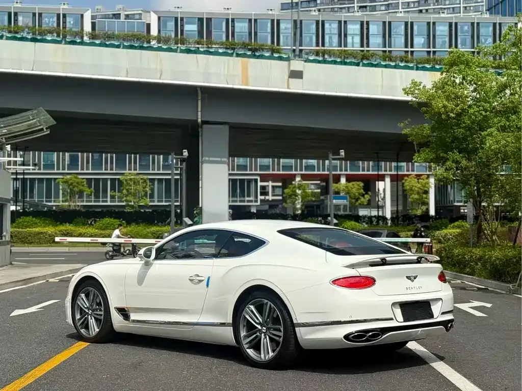 Bentley Continental — фото 9