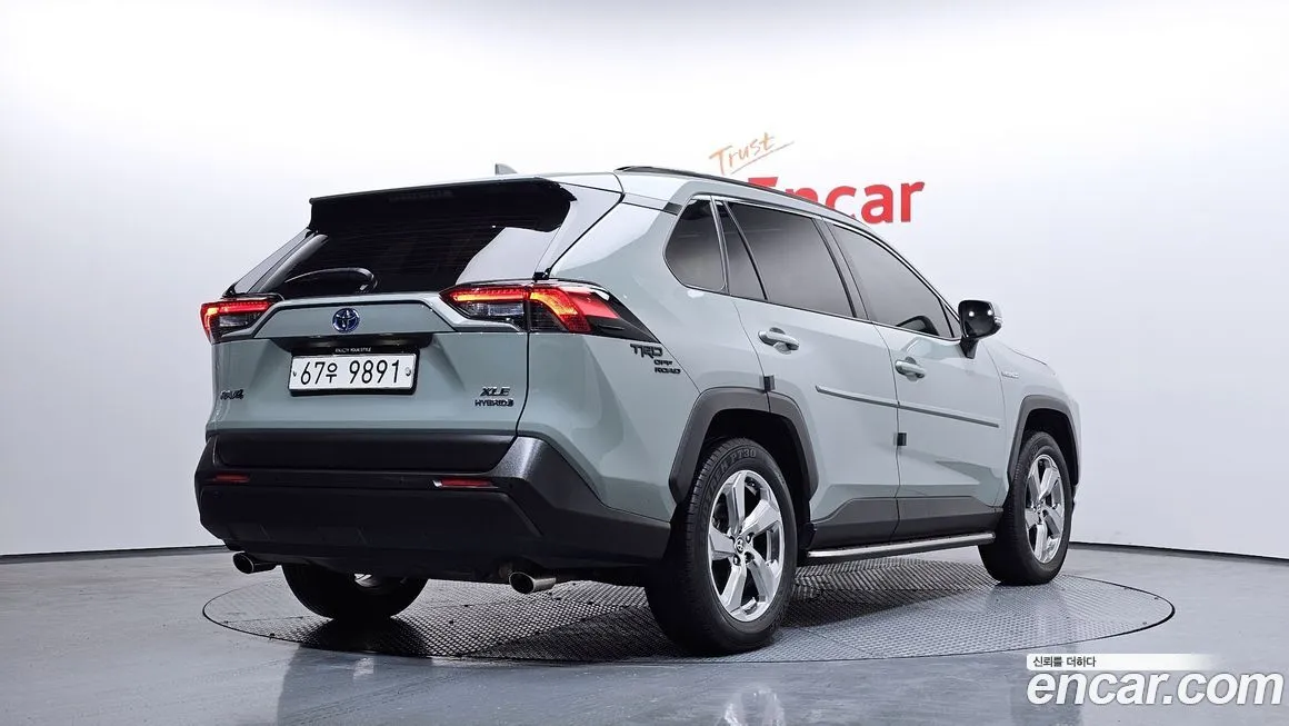 Toyota RAV4 — фото 2
