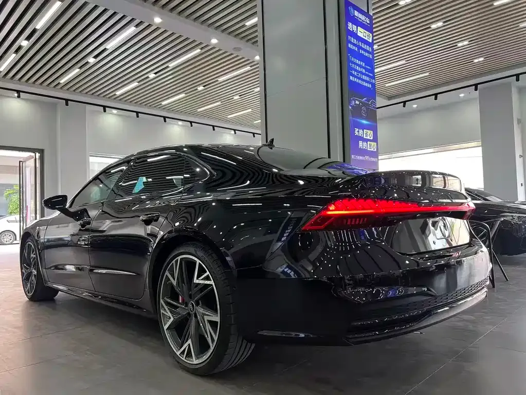 Audi A7L — фото 4