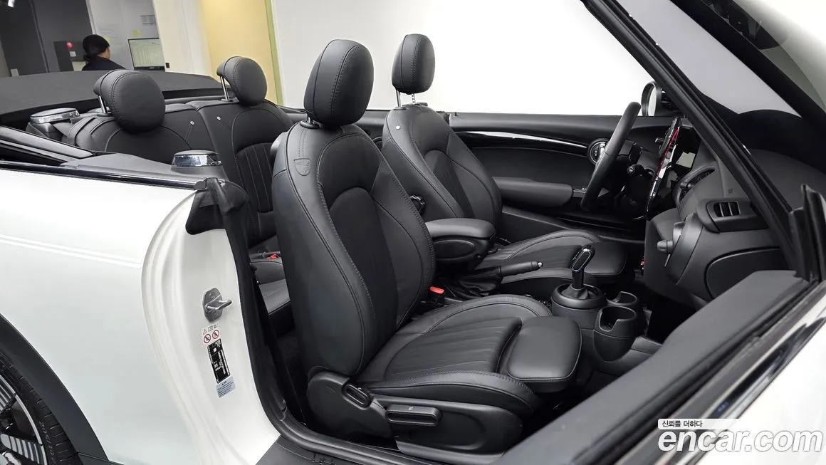 Mini Cooper Convertible — фото 10