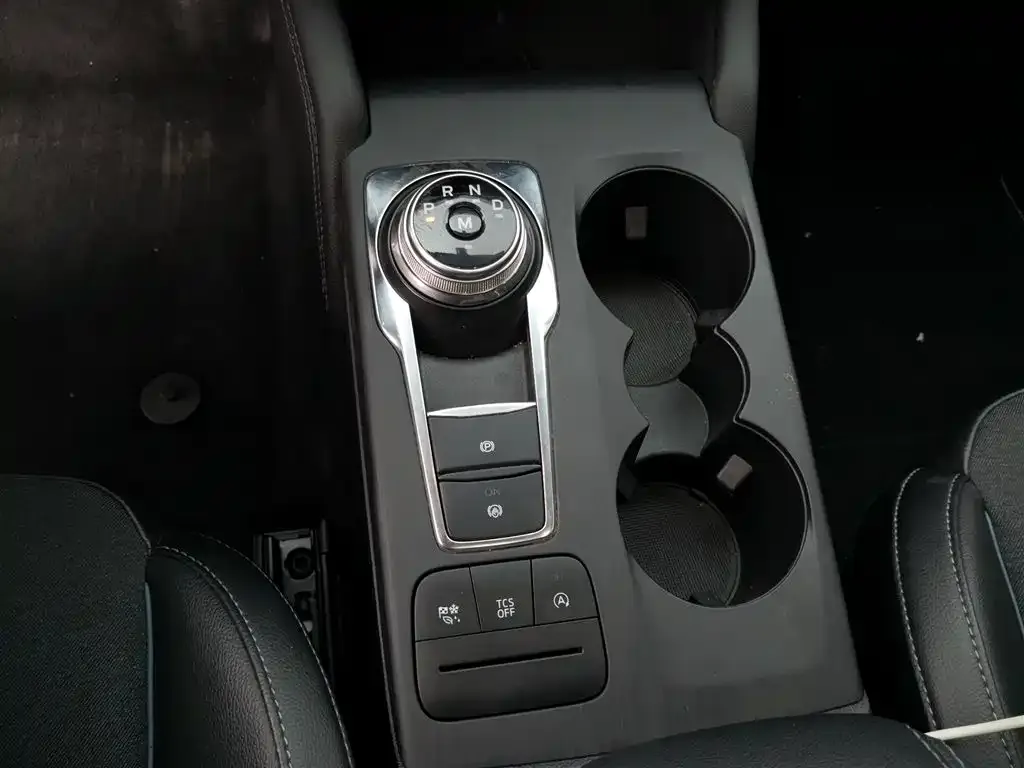 Ford Focus Active — фото 6