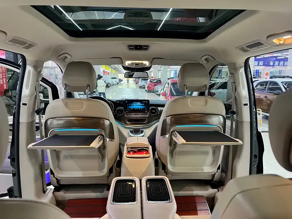 Mercedes-Benz V-Class — фото 9