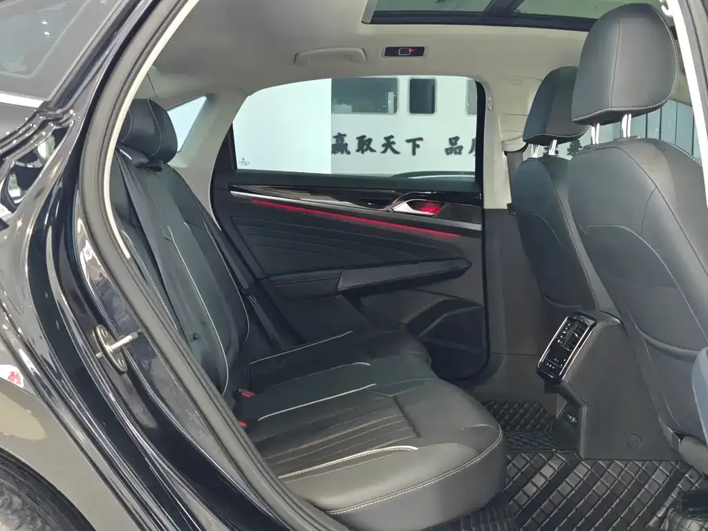Volkswagen Passat — фото 10