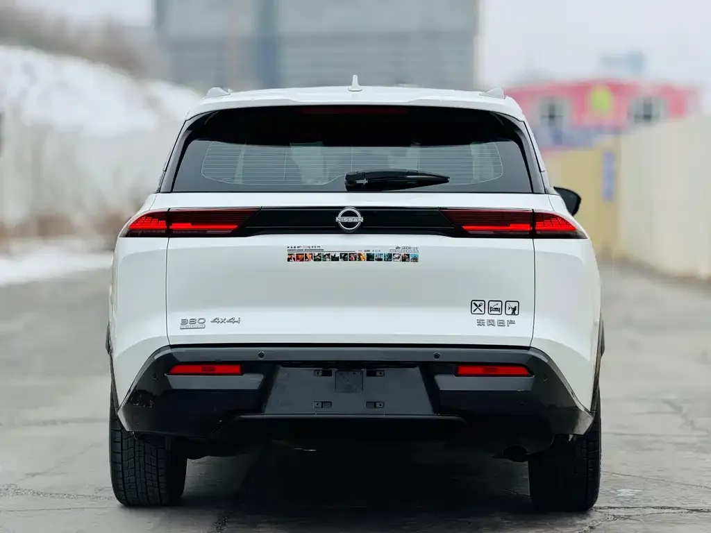 Nissan Teramont — фото 10