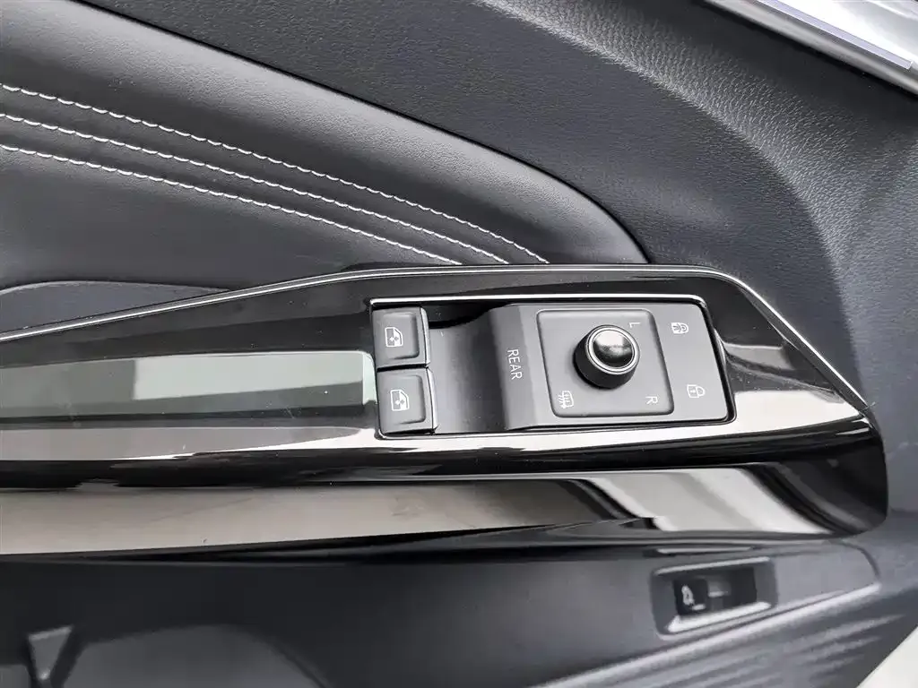 Volkswagen ID.4 Crozz — фото 9