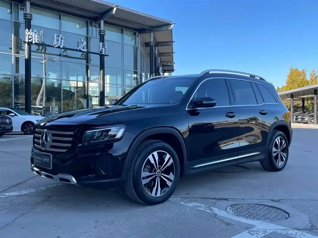 Mercedes-Benz GLB — фото 1