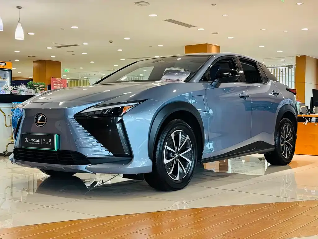 Lexus RZ — фото 1