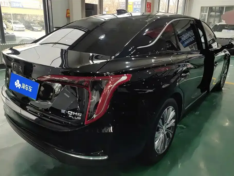 Hongqi E-QM5 — фото 3