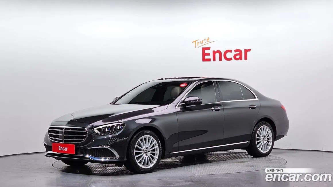 Mercedes-Benz E-Class — фото 1