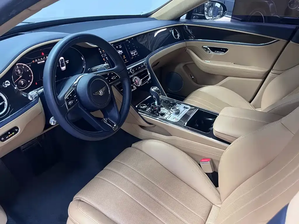 Bentley Flying Spur — фото 10
