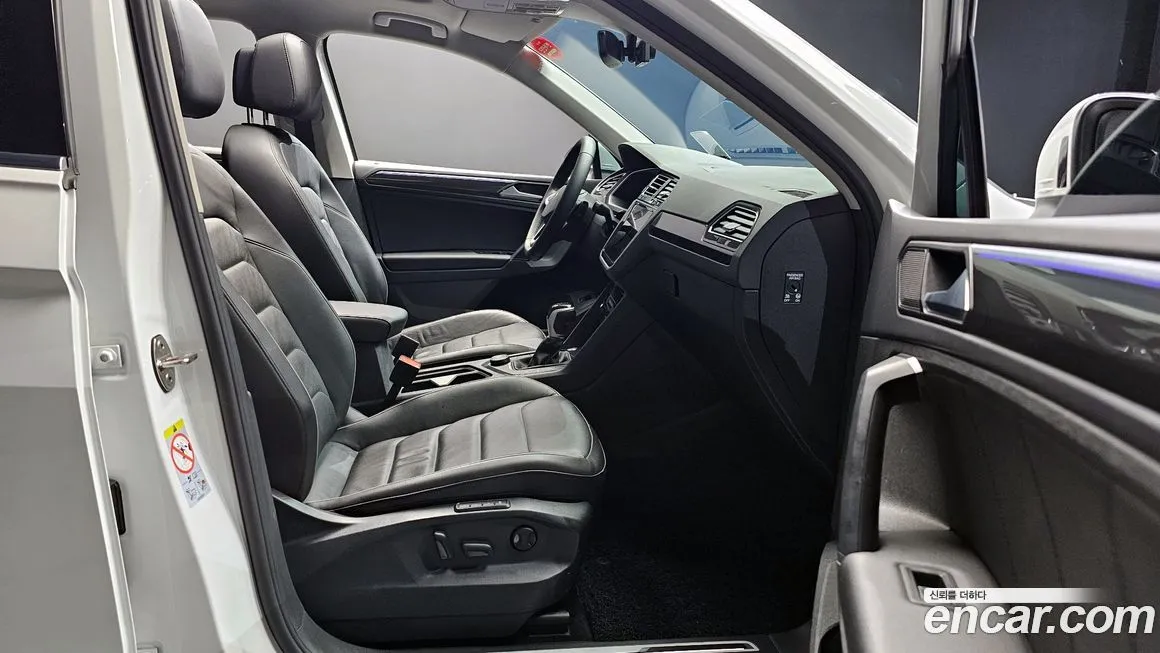 Volkswagen Tiguan — фото 10