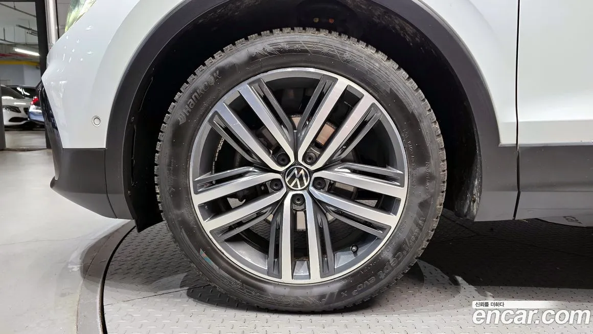 Volkswagen Tiguan — фото 5