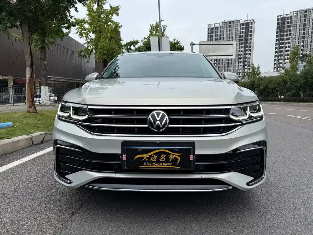Volkswagen Tiguan L — фото 2