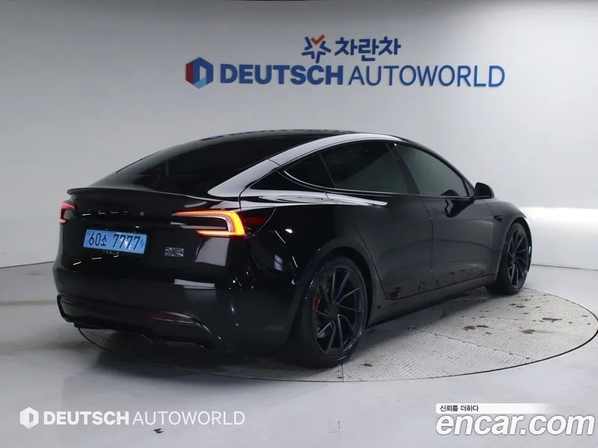 Tesla Model 3 — фото 2