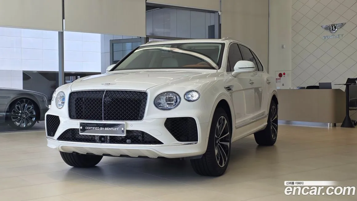 Bentley Bentayga — фото 1