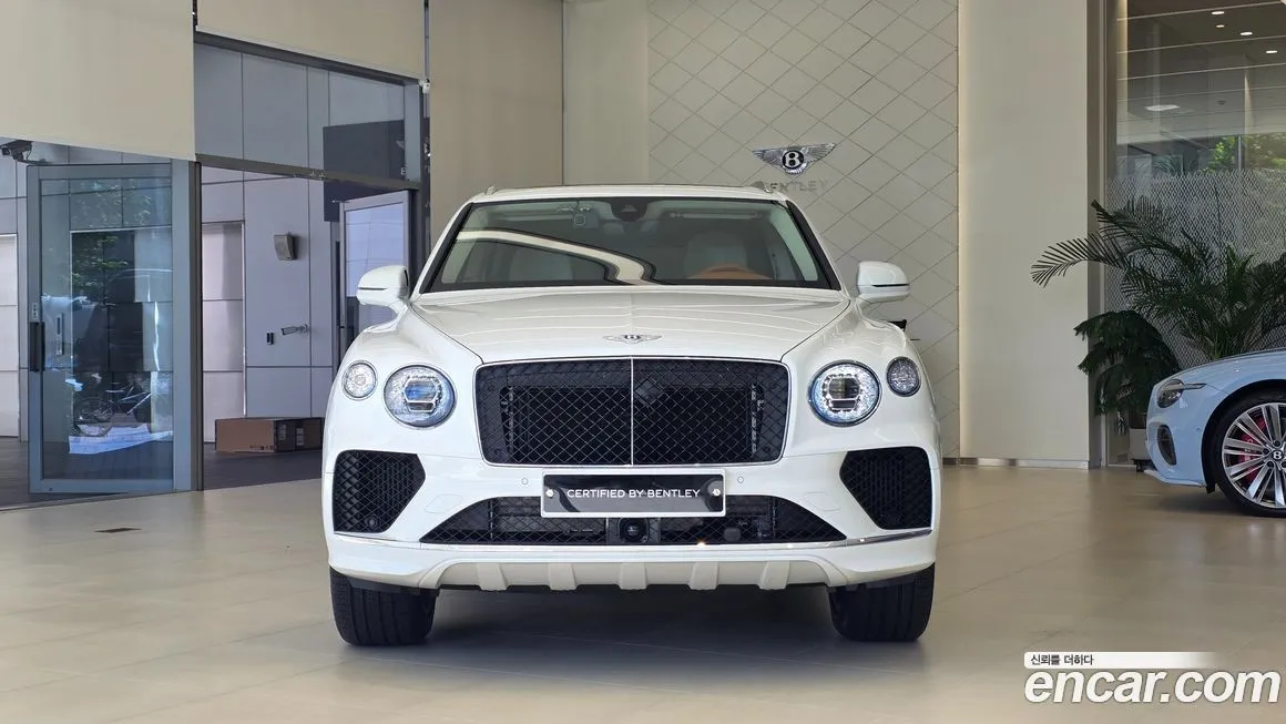 Bentley Bentayga — фото 2