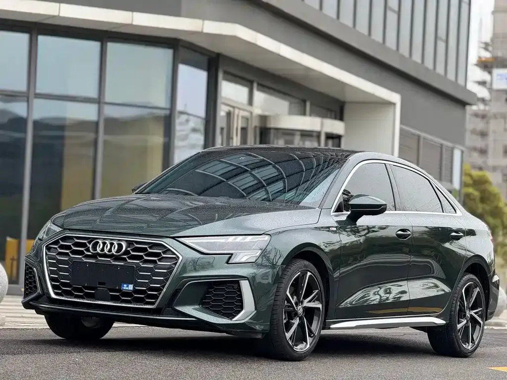 Audi A3 — фото 1