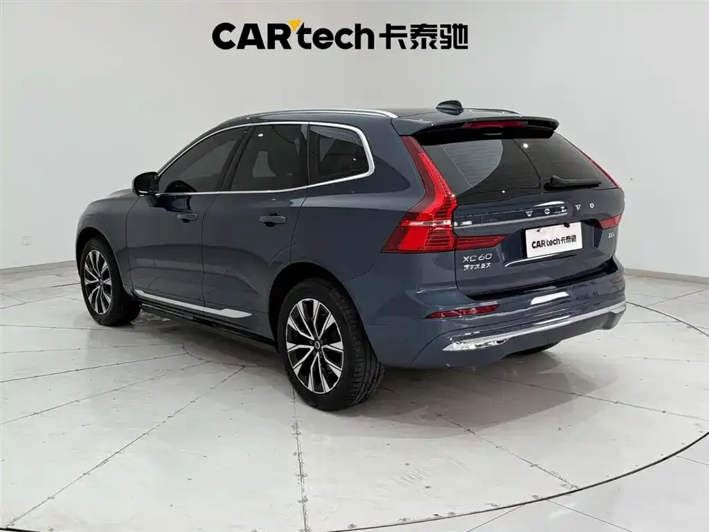 Volvo XC60 — фото 7