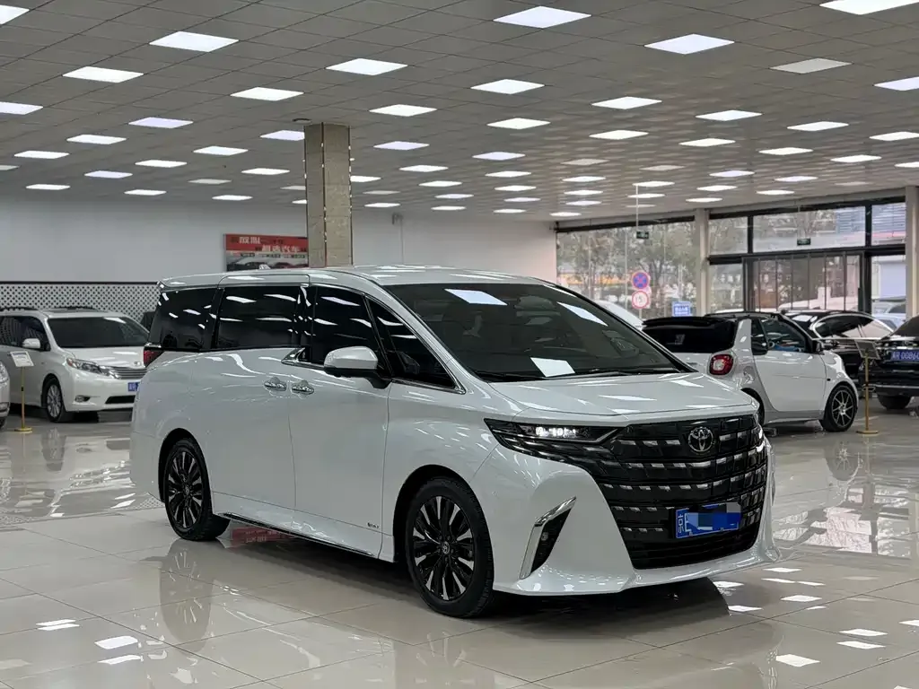 Toyota Alphard — фото 3