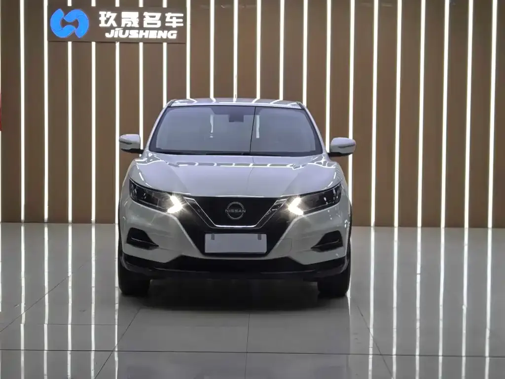 Nissan Qashqai — фото 2