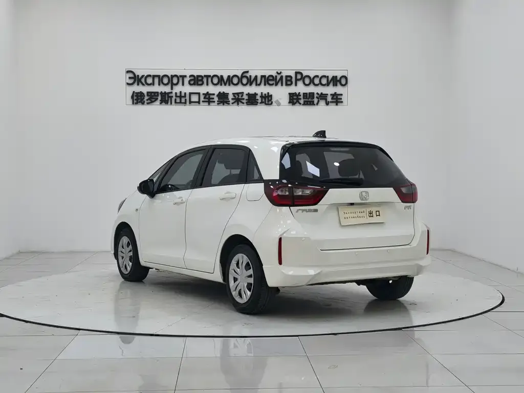 Honda Fit — фото 4