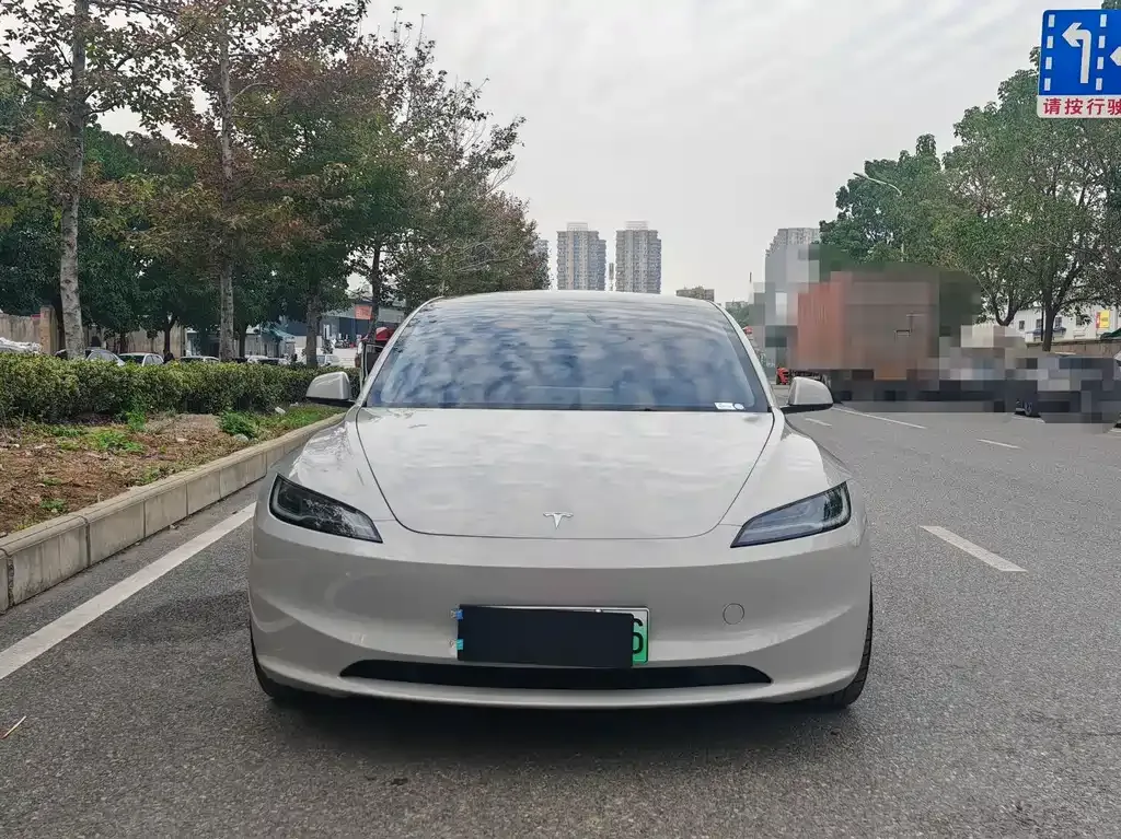 Tesla Model 3 — фото 2