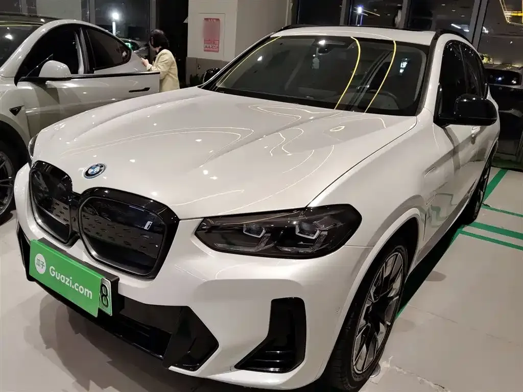 BMW iX3 — фото 2