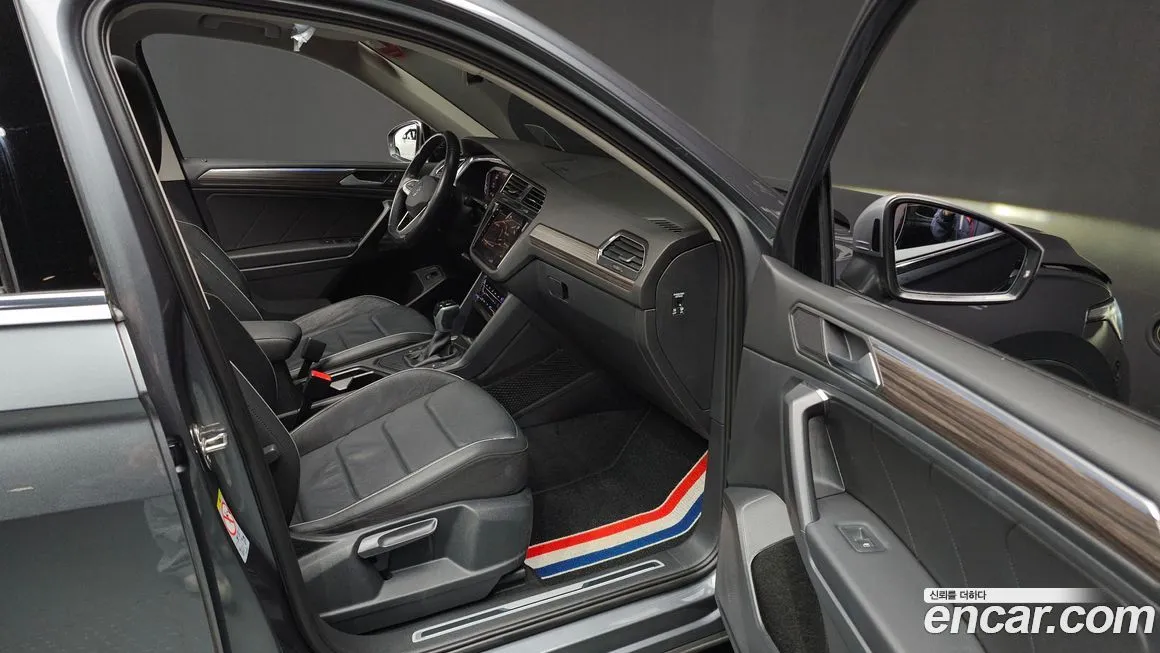 Volkswagen Tiguan — фото 10