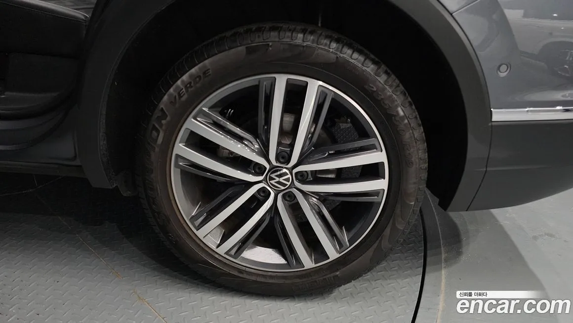 Volkswagen Tiguan — фото 5