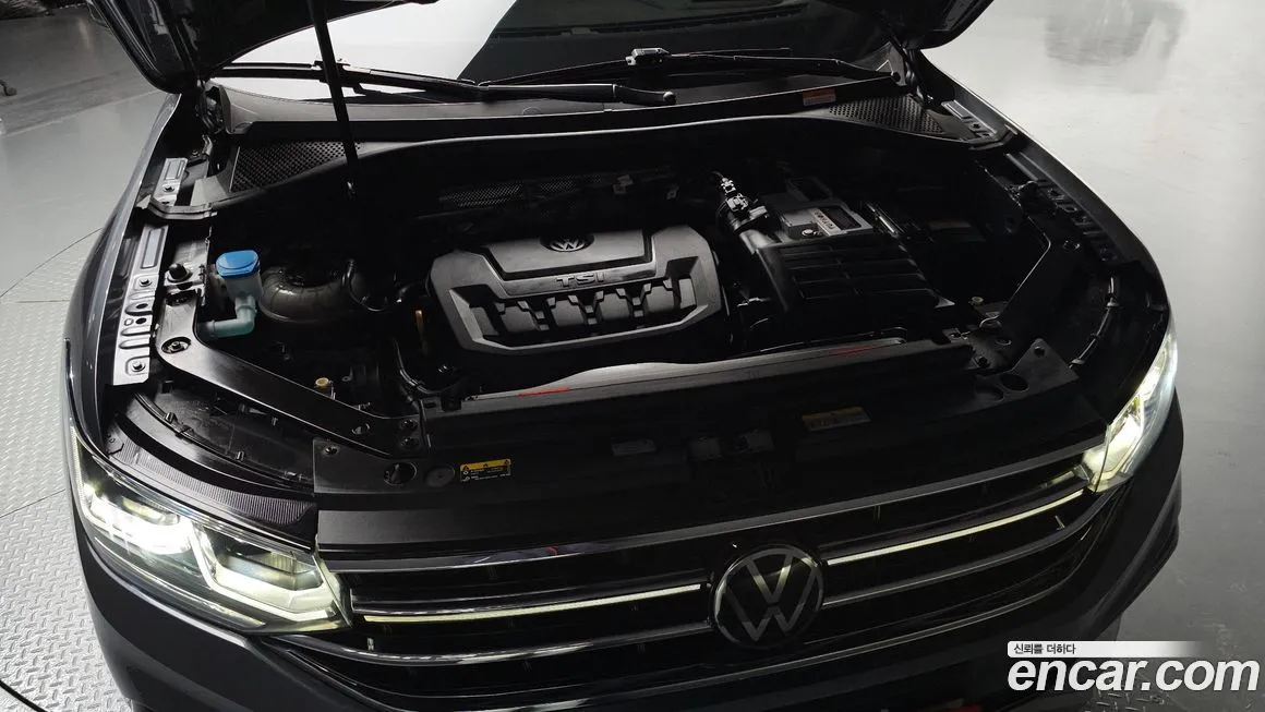 Volkswagen Tiguan — фото 6