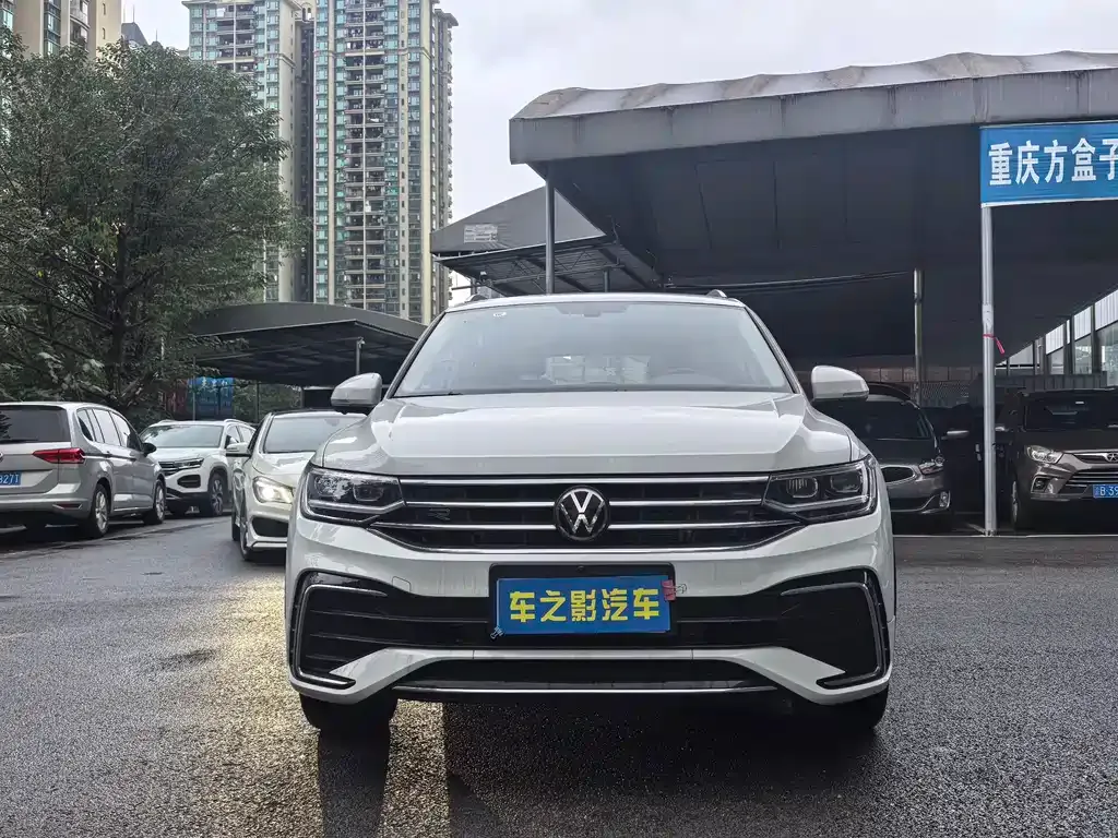 Volkswagen Tiguan L — фото 2