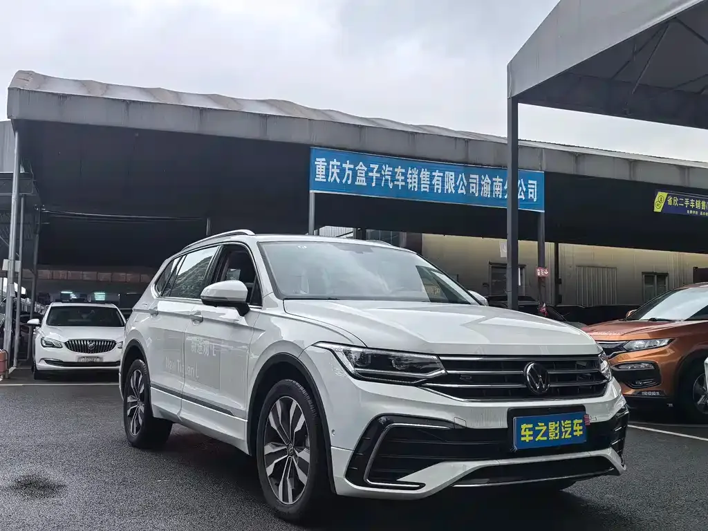 Volkswagen Tiguan L — фото 3