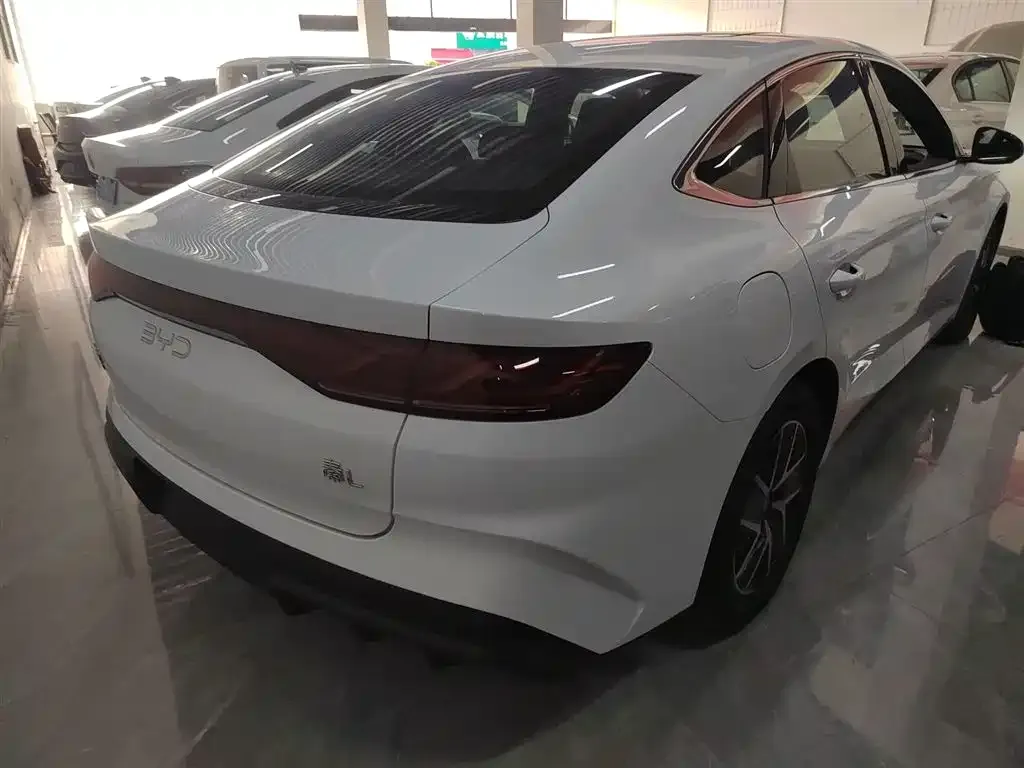 BYD Qin L — фото 7