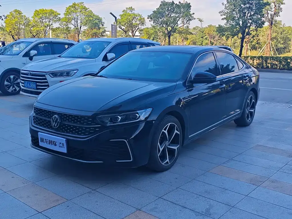 Volkswagen Passat — фото 1