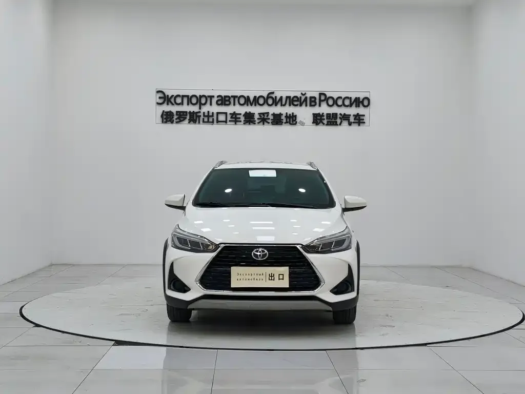 Toyota Yaris L — фото 2