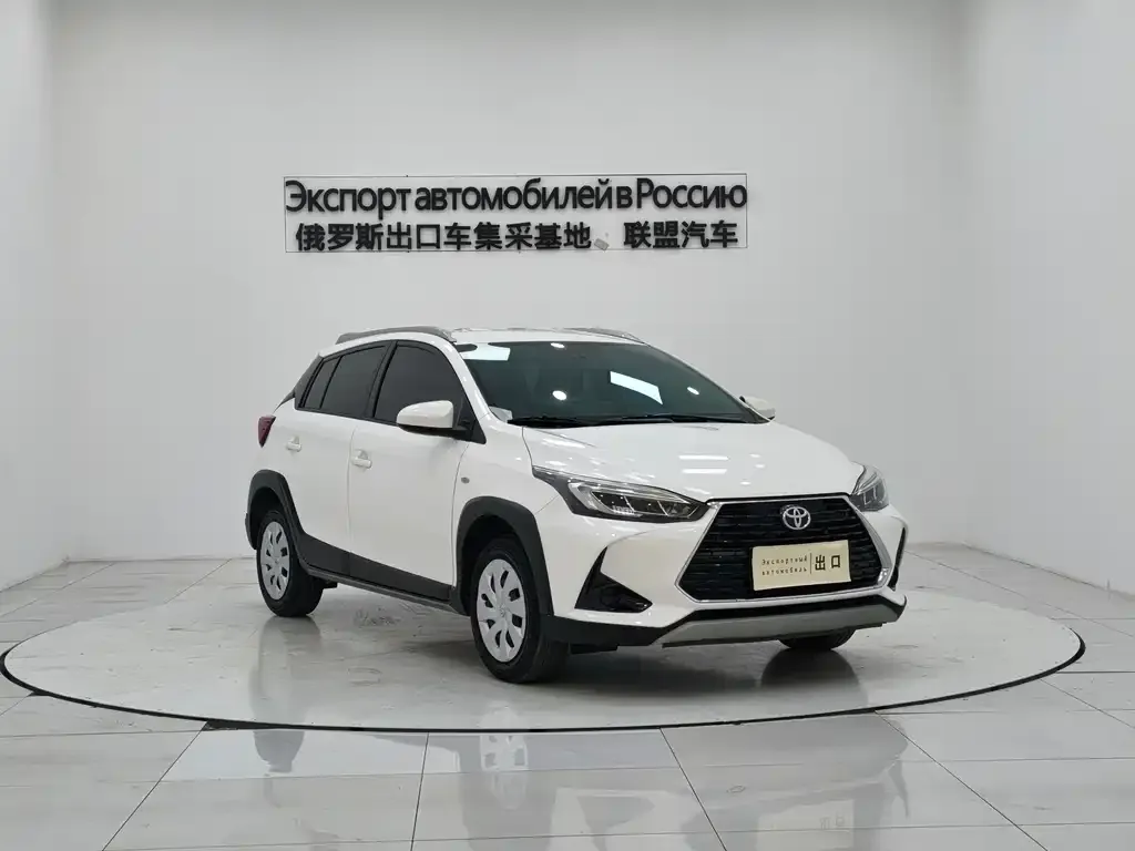 Toyota Yaris L — фото 3