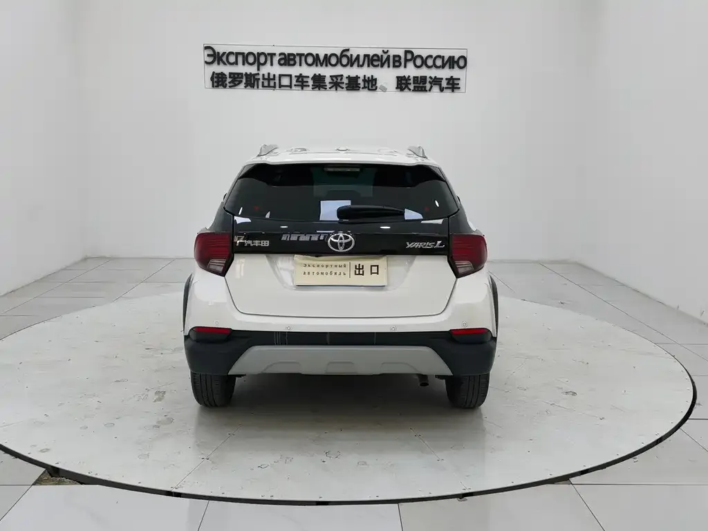 Toyota Yaris L — фото 5