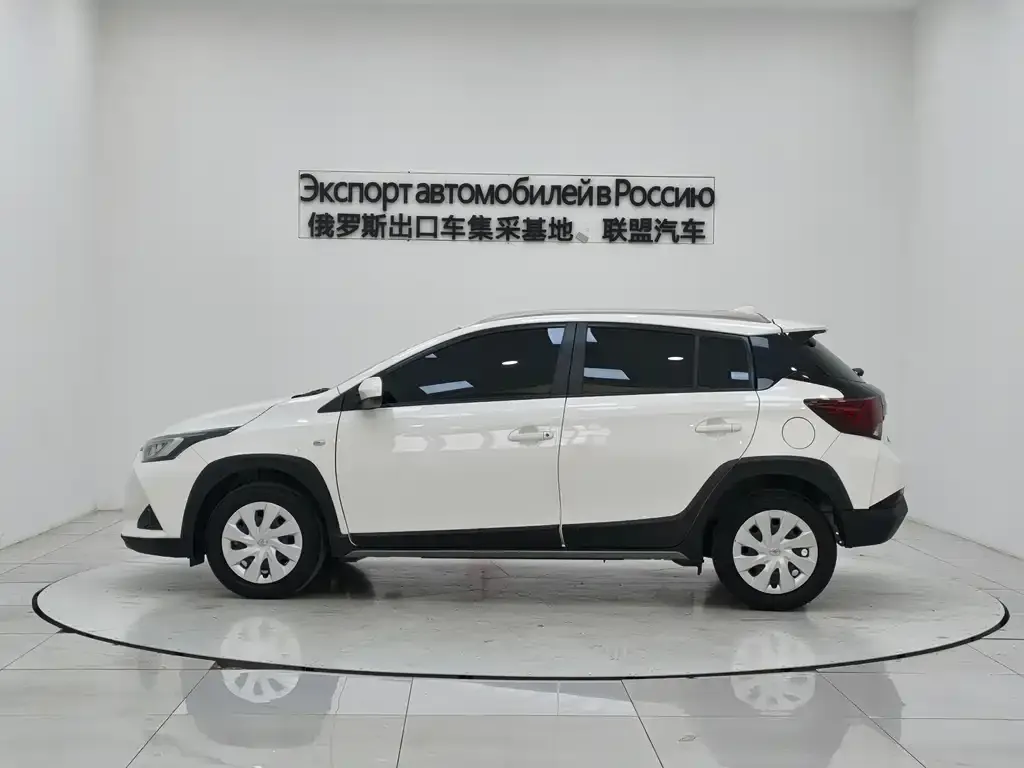 Toyota Yaris L — фото 6