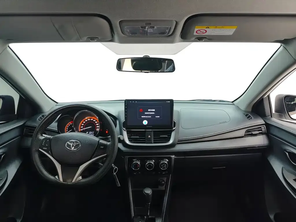 Toyota Yaris L — фото 9