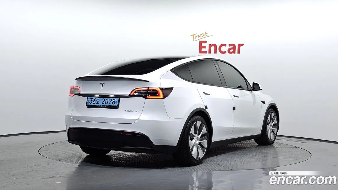 Tesla Model Y — фото 2