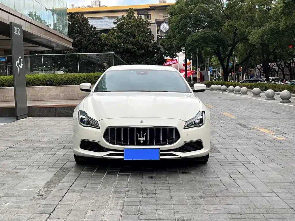 Maserati Quattroporte — фото 2