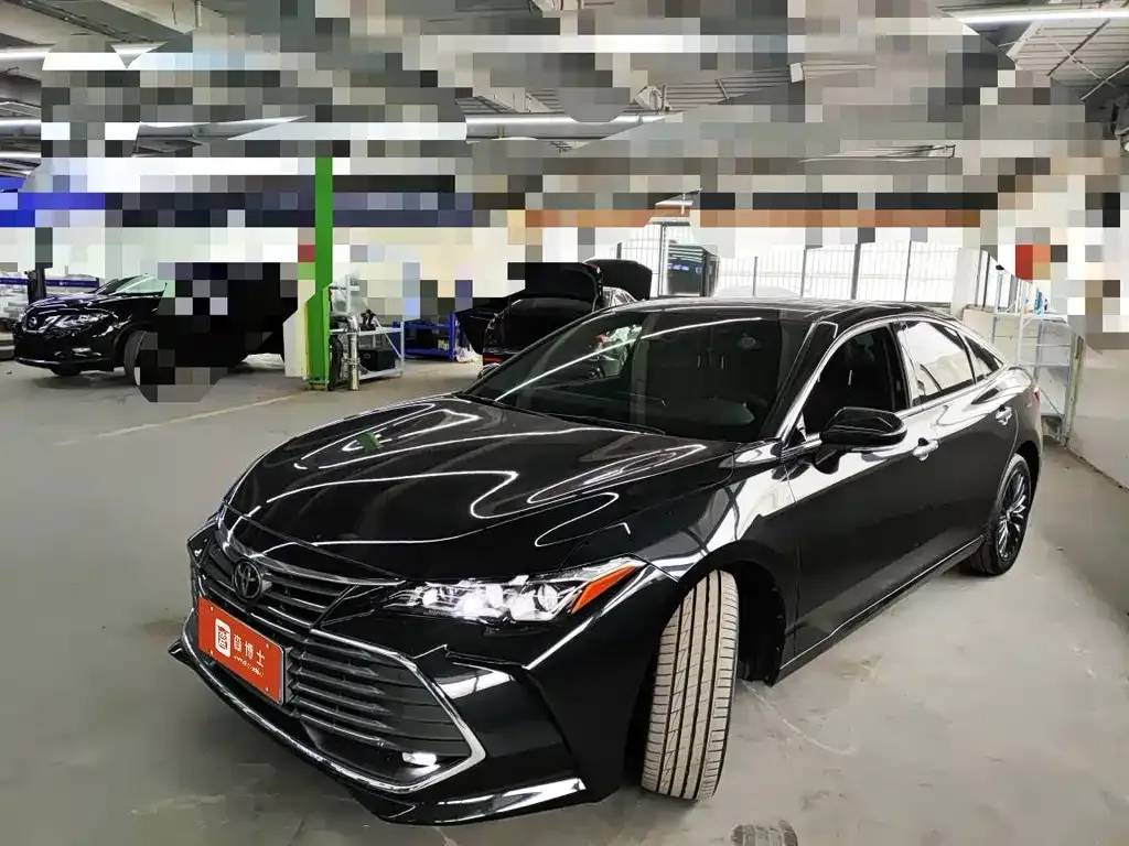 Toyota Avalon — фото 1